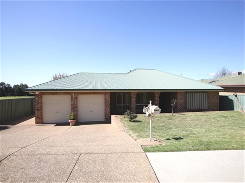 19 Tamar Drive, Tatton NSW 2650