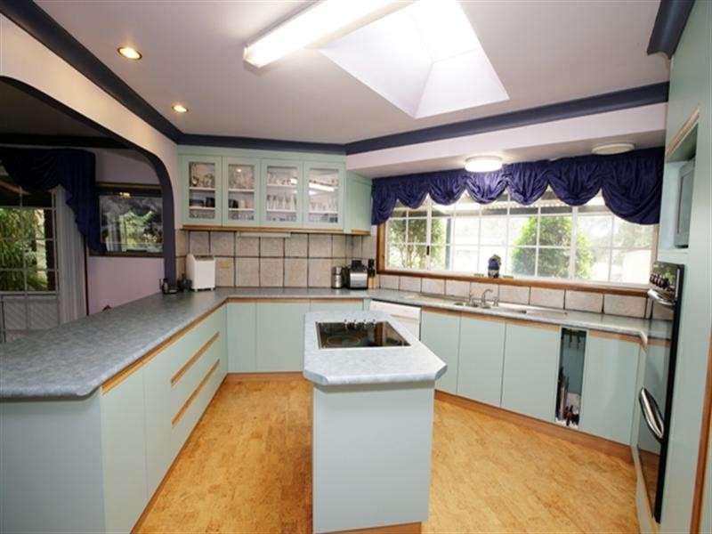 6 Poplar Road, Lake Albert NSW 2650