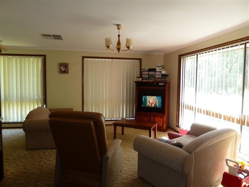 8 Bavaria Street, Wagga Wagga NSW 2650