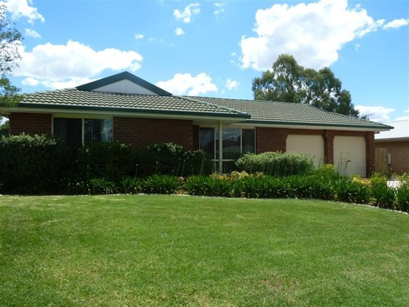 15 Kurrajong Avenue, Forest Hill NSW 2651