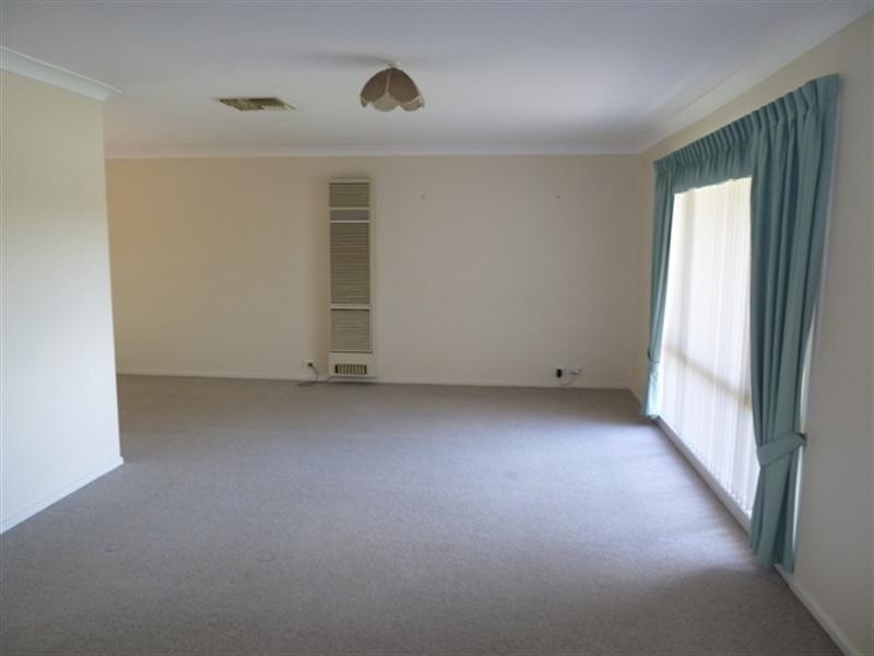 15 Kurrajong Avenue, Forest Hill NSW 2651