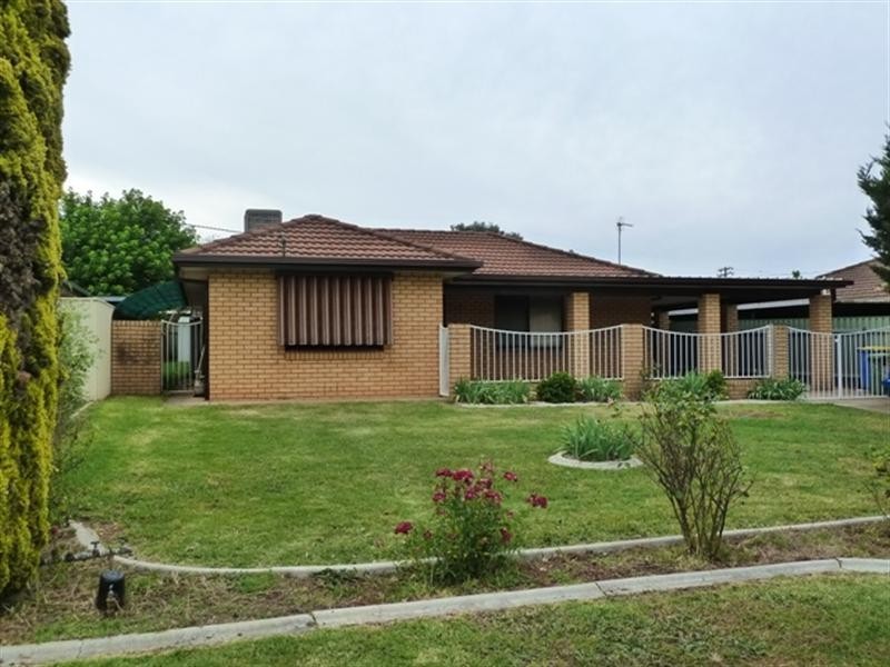 24 Forrest Street, Lake Albert NSW 2650