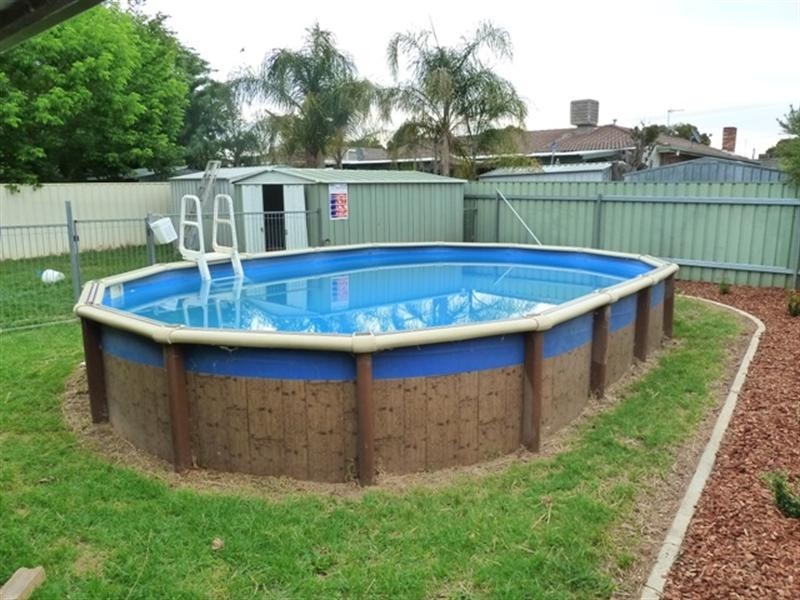 24 Forrest Street, Lake Albert NSW 2650