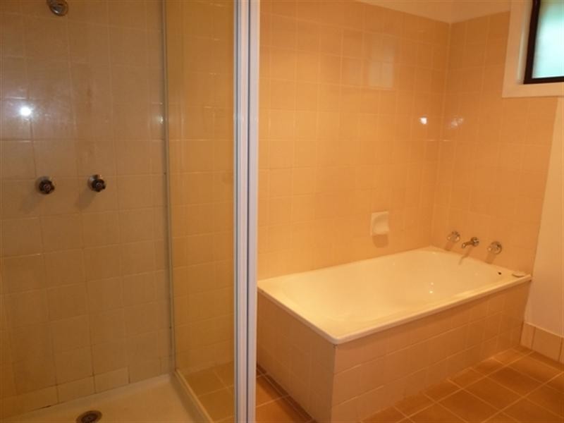 24 Forrest Street, Lake Albert NSW 2650