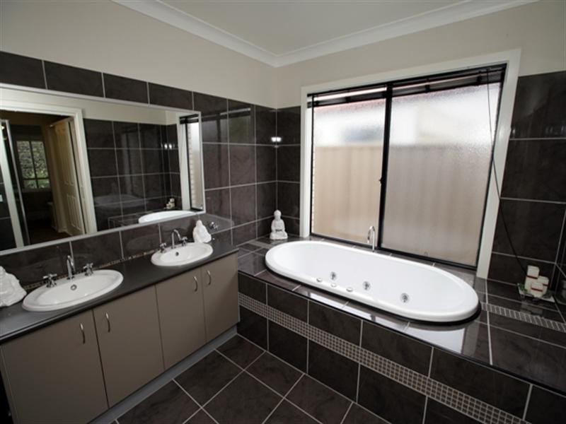 3 Wellington Avenue, Tatton NSW 2650