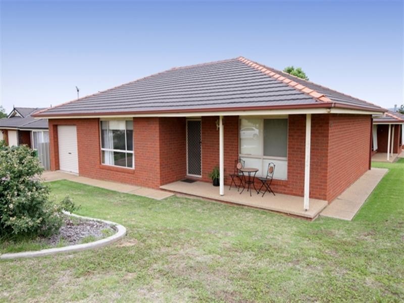 1/44 Fay Avenue, Kooringal NSW 2650