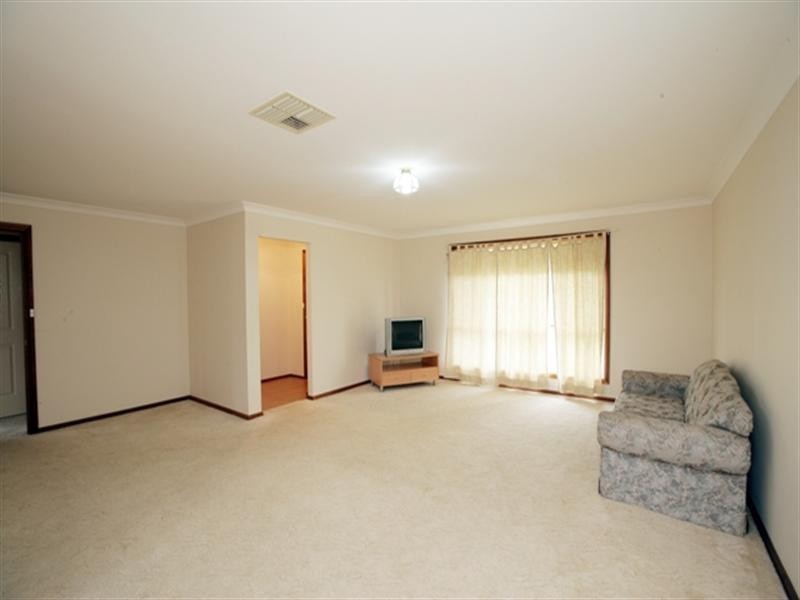 1/44 Fay Avenue, Kooringal NSW 2650