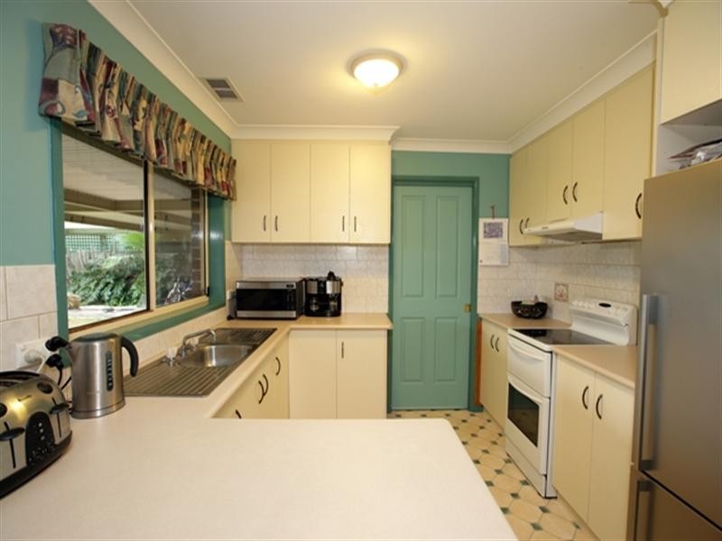 20 Kaldari Crescent, Glenfield Park NSW 2650