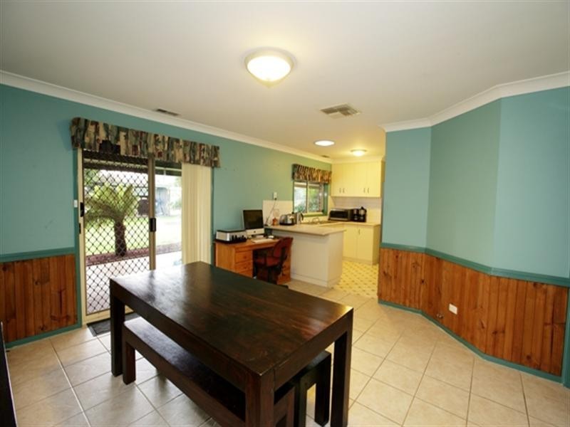 20 Kaldari Crescent, Glenfield Park NSW 2650