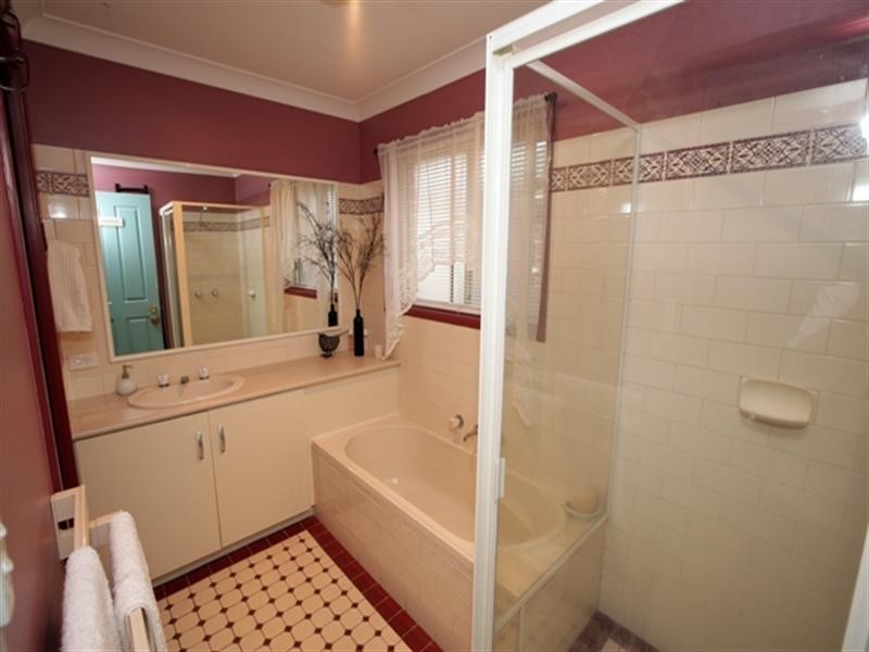 20 Kaldari Crescent, Glenfield Park NSW 2650