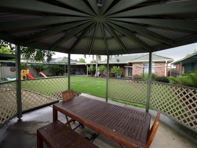20 Kaldari Crescent, Glenfield Park NSW 2650