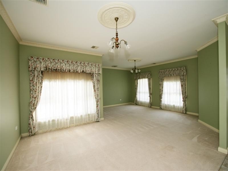 5 Derwent Avenue, Tatton NSW 2650