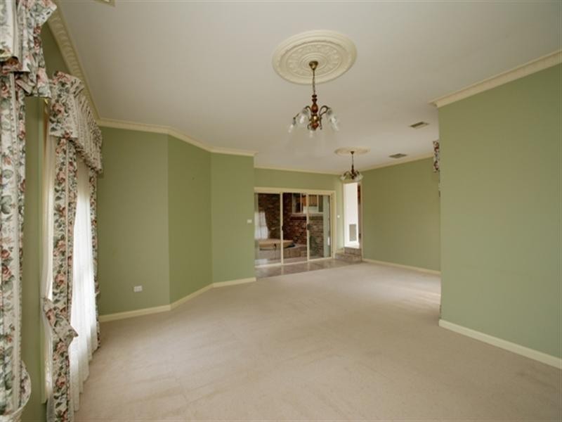 5 Derwent Avenue, Tatton NSW 2650