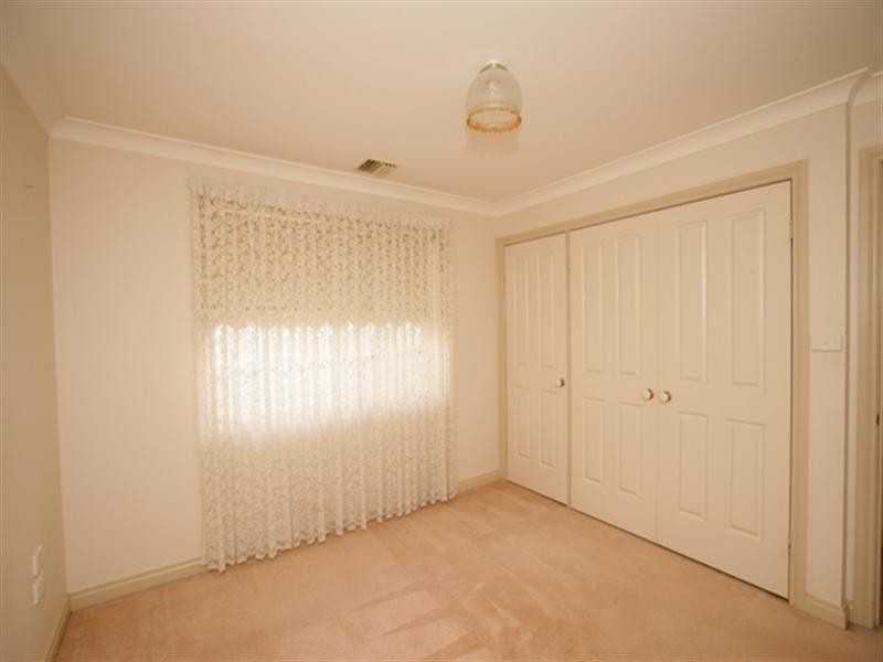 5 Derwent Avenue, Tatton NSW 2650