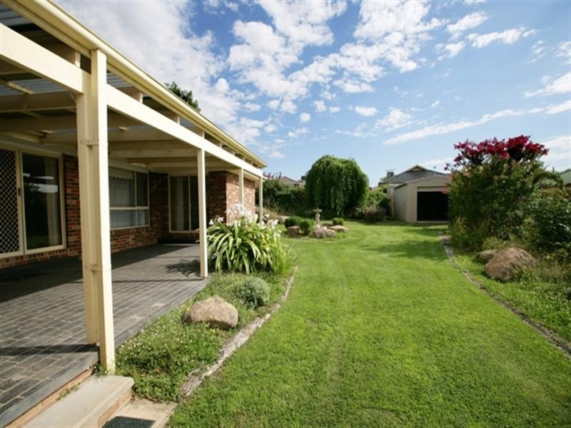 5 Derwent Avenue, Tatton NSW 2650