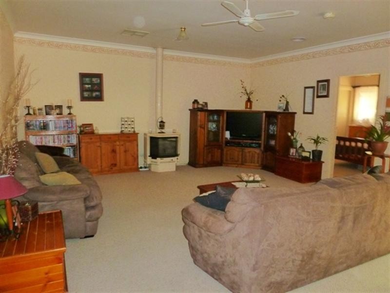 11 John Street, Wagga Wagga NSW 2650