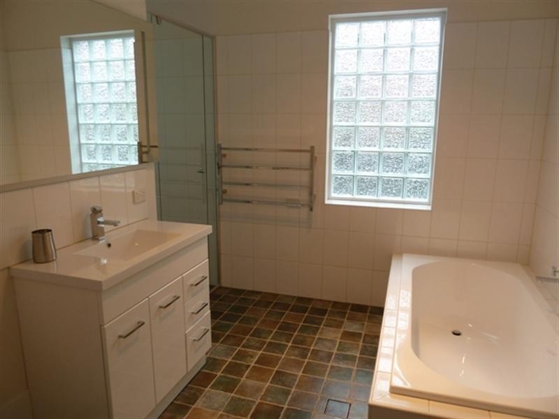 60 Best Street, Wagga Wagga NSW 2650