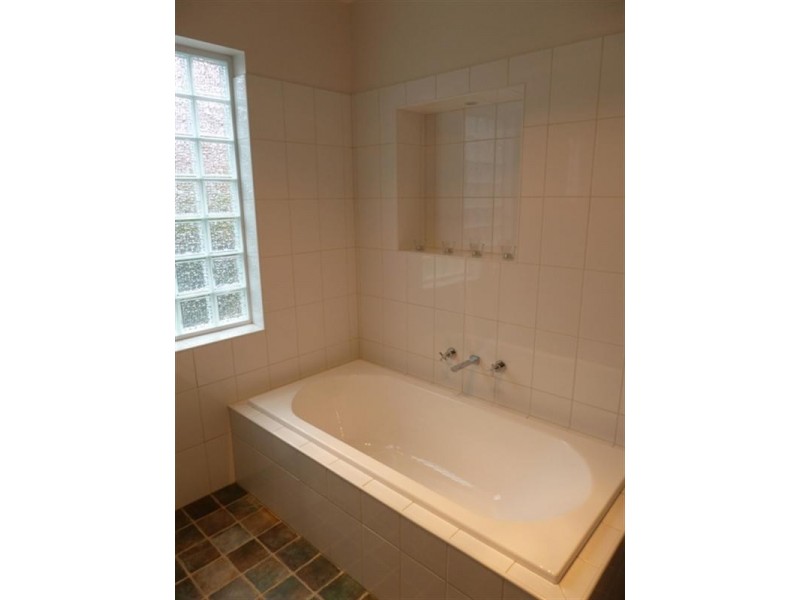 60 Best Street, Wagga Wagga NSW 2650