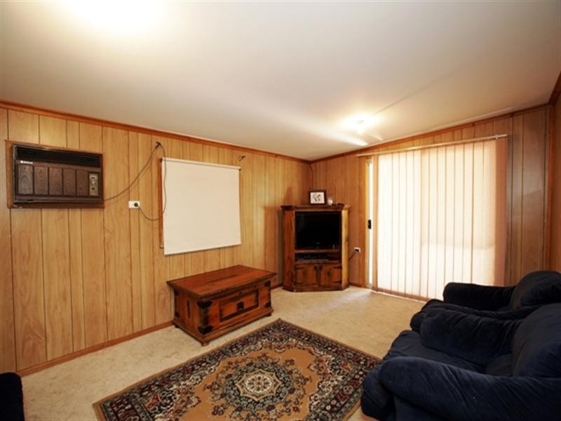 5 Halloran Street, Turvey Park NSW 2650