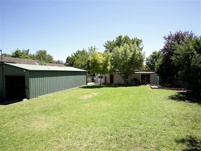 5 Halloran Street, Turvey Park NSW 2650