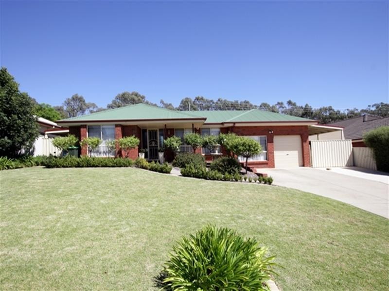 102 Kaloona Drive, Bourkelands NSW 2650