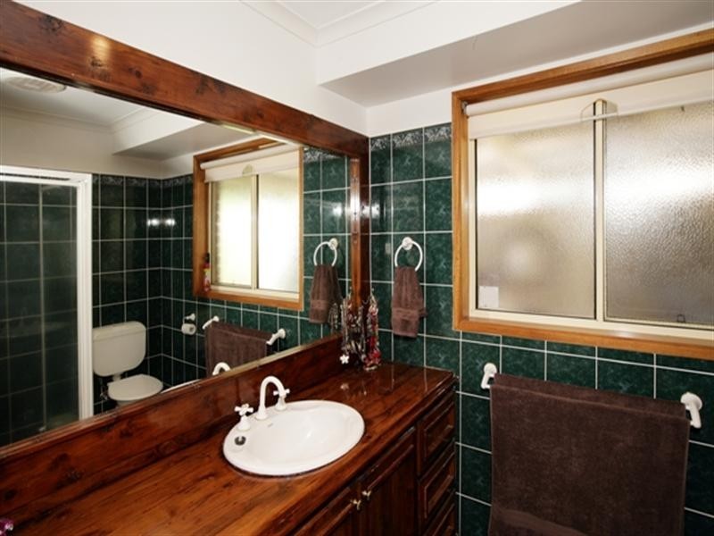 102 Kaloona Drive, Bourkelands NSW 2650