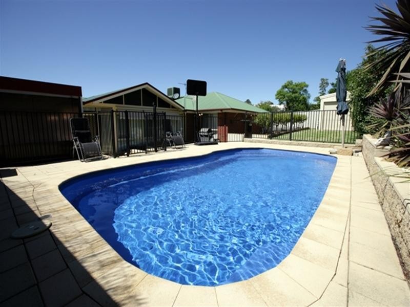 102 Kaloona Drive, Bourkelands NSW 2650