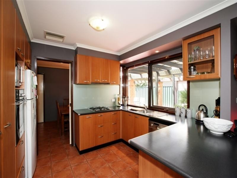 1 Bandera Avenue, Glenfield Park NSW 2650