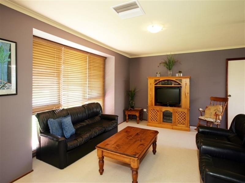 1 Bandera Avenue, Glenfield Park NSW 2650