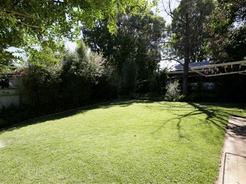 5 Moran Street, Tolland NSW 2650