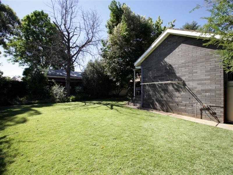 5 Moran Street, Tolland NSW 2650