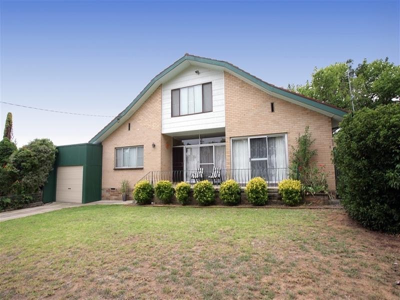 39 Nixon Crescent, Tolland NSW 2650