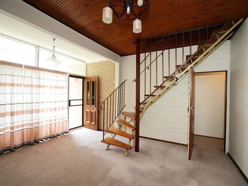 39 Nixon Crescent, Tolland NSW 2650