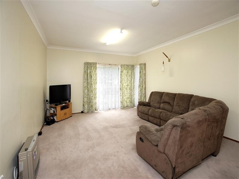 39 Nixon Crescent, Tolland NSW 2650