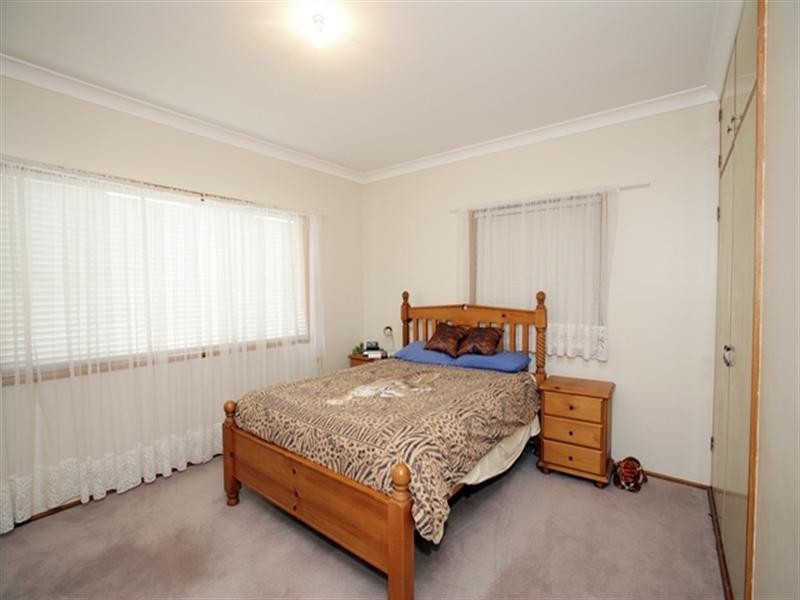 39 Nixon Crescent, Tolland NSW 2650