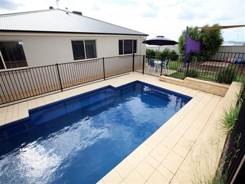 5 Balala Crescent, Bourkelands NSW 2650