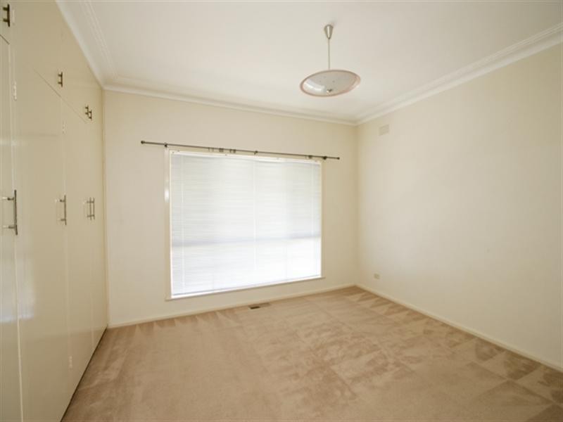 13 Bungown Place, Mount Austin NSW 2650