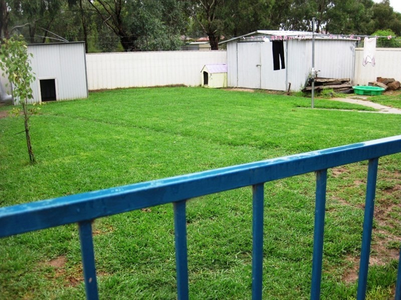 27 Karoom Drive, Glenfield Park NSW 2650