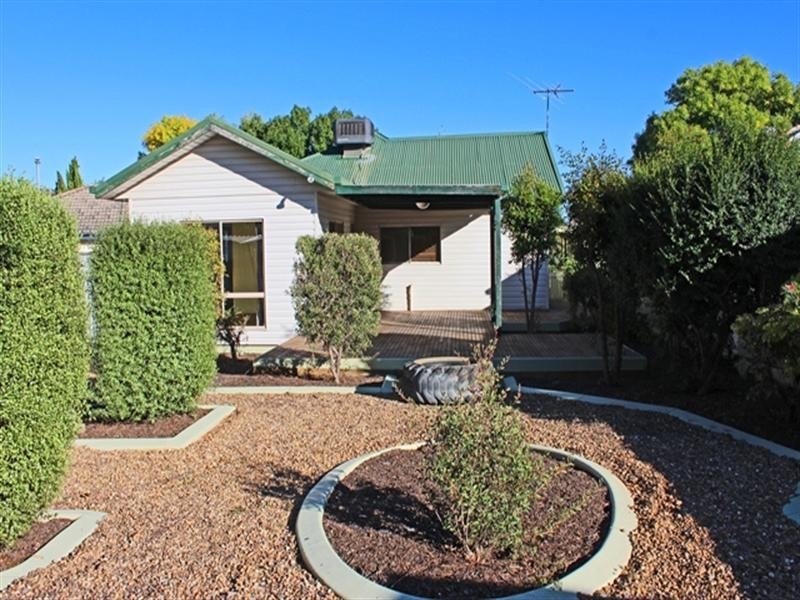 19 Nilma Avenue, Mount Austin NSW 2650