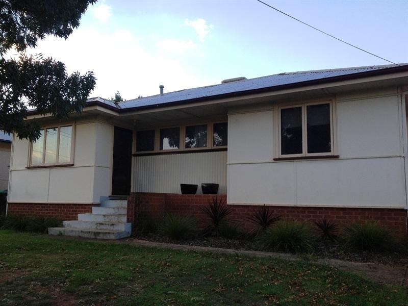 29 Gilmore Avenue, Wagga Wagga NSW 2650