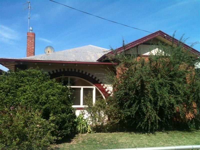 12 Darlow Street, Wagga Wagga NSW 2650