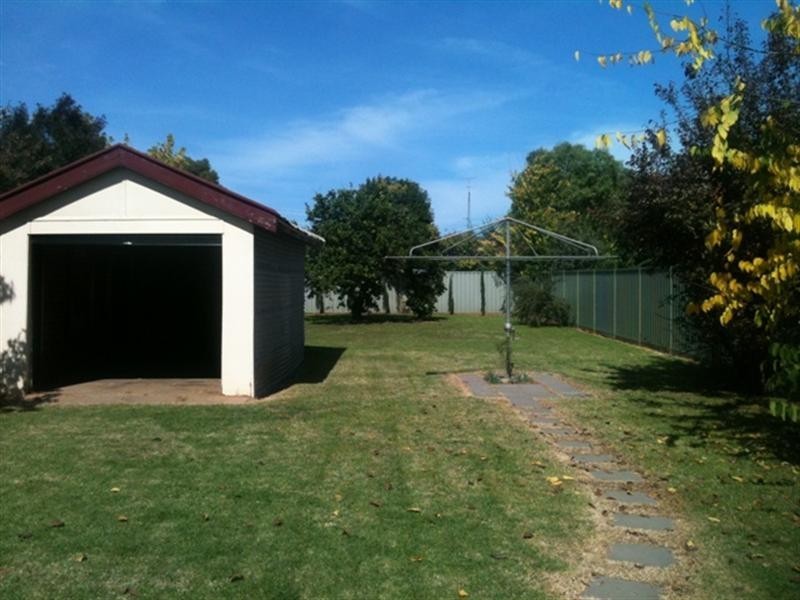 12 Darlow Street, Wagga Wagga NSW 2650