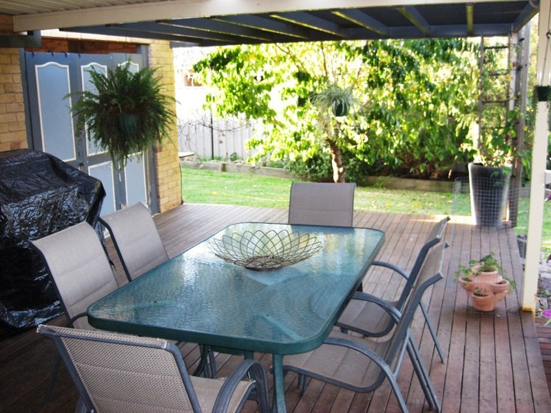 4 Post Place, Lake Albert NSW 2650