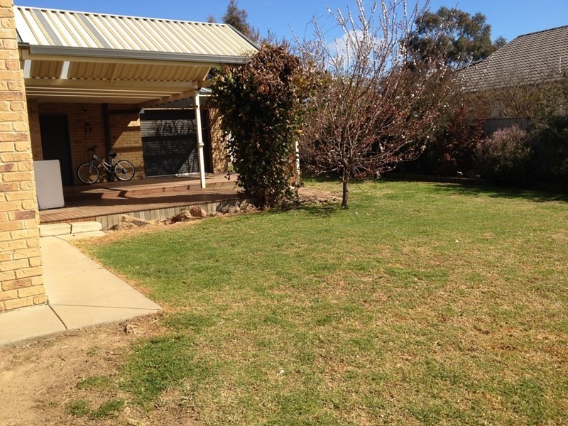 4 Post Place, Lake Albert NSW 2650