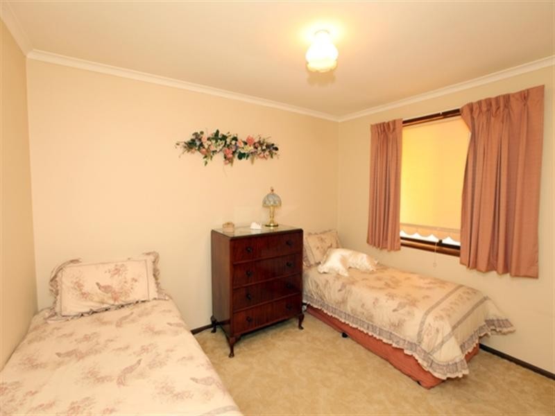 31 Merinda Crescent, Kooringal NSW 2650