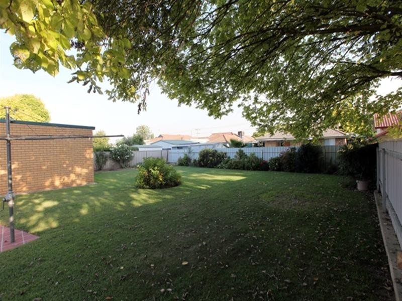 31 Merinda Crescent, Kooringal NSW 2650