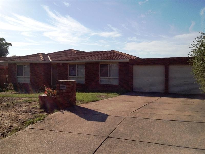 100 Dalman Parkway, Glenfield Park NSW 2650