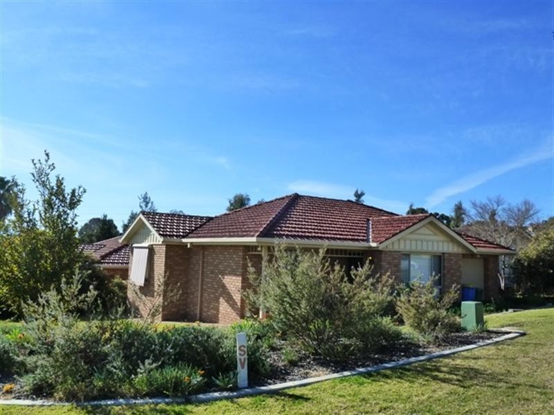 35 Brooklyn Drive, Wagga Wagga NSW 2650
