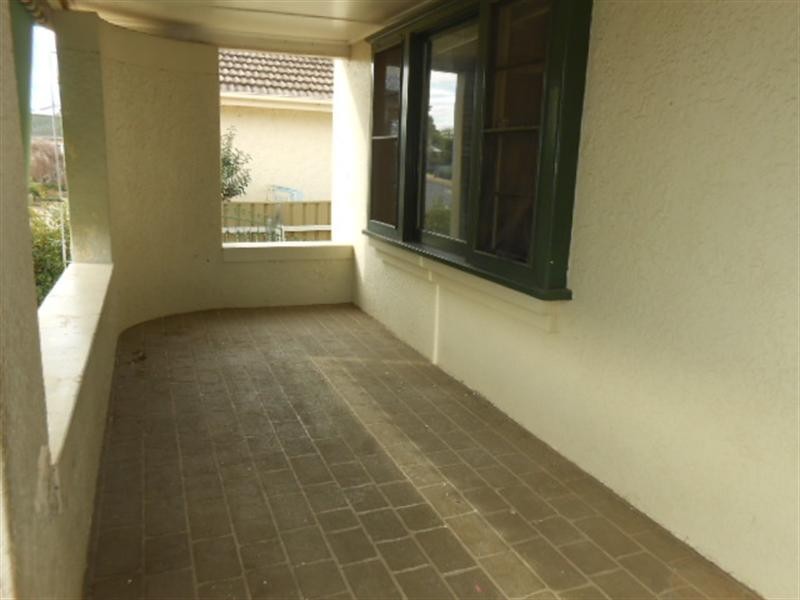 37 Mitchelmore Street, Wagga Wagga NSW 2650