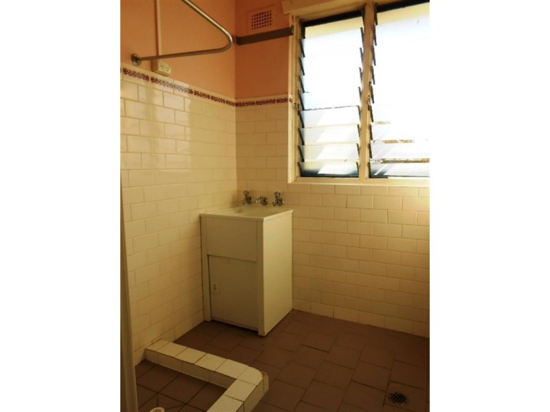 37 Mitchelmore Street, Wagga Wagga NSW 2650